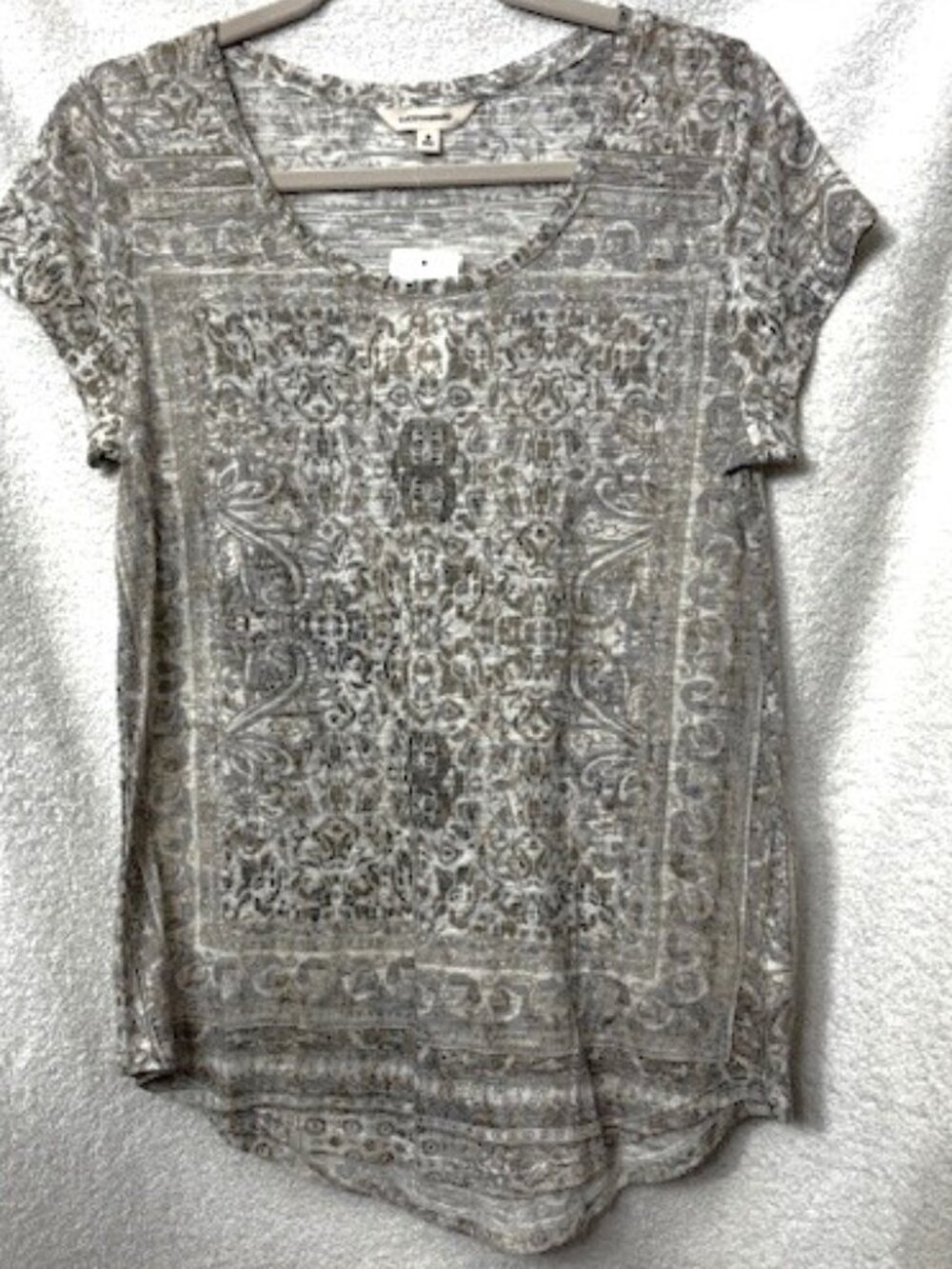 Lucky Brand short sleeved cotton blend top on muted greys NWT Size M